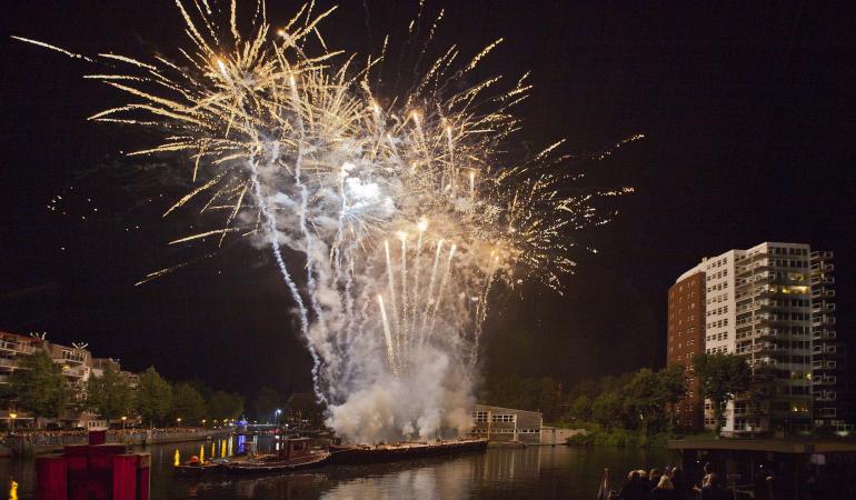 Vuurwerk in stad